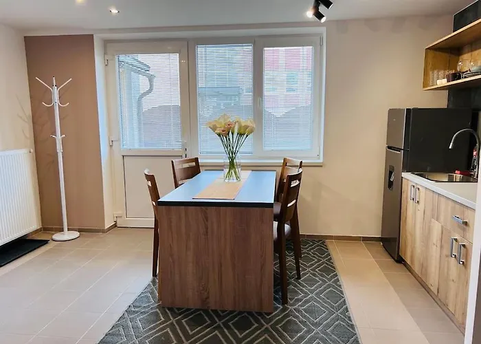 شقة Sparrow Apartmens 2 - Vrabcia Ulica 9,